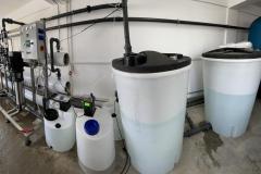 Municipal water potabilisation with reverse osmosis and activated carbon