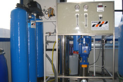 Reverse osmosis system for a producer of monofilaments
