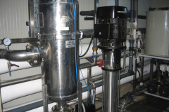 Reverse osmosis for a waste incinerator